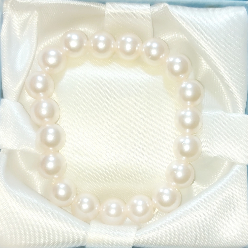 Elegant Pearl Bracelet
